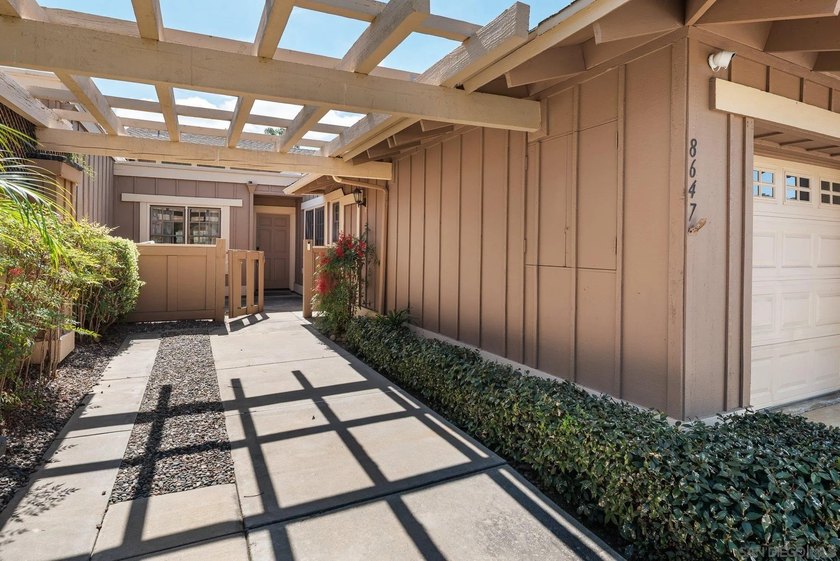 Set in a peaceful VA-approved community in North Escondido, this - photo 4