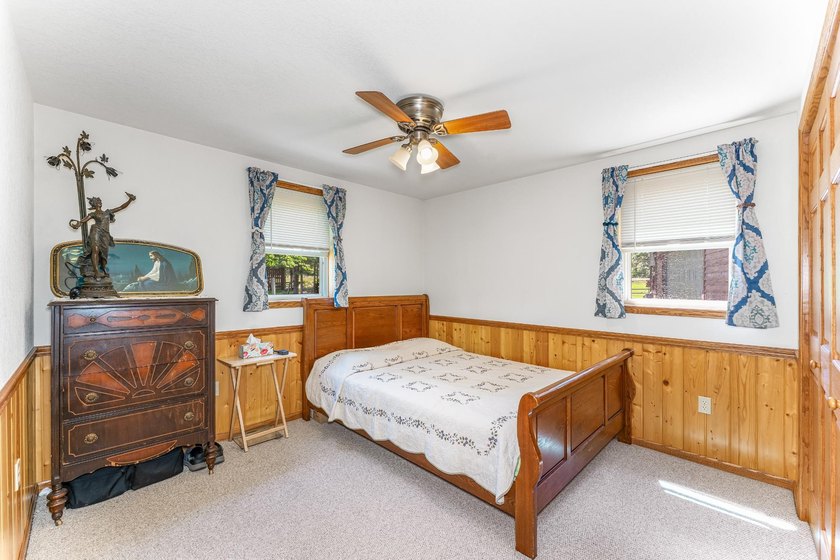 Year round home on 1900 acres of water!! This well maintained - photo 9