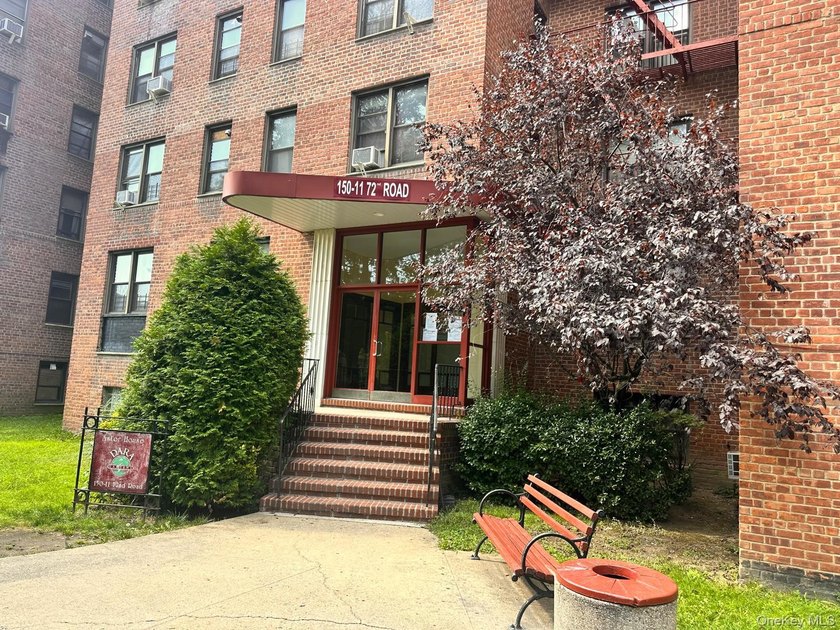 1-bedroom apartment located in Flushing - photo 4
