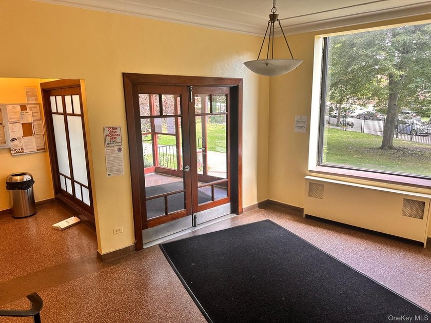 1-bedroom apartment located in Flushing - photo 8
