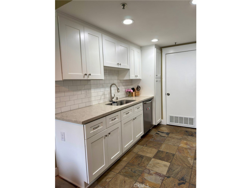 Brookstone two bedroom two full bathrooms condo in Huntington - photo 11