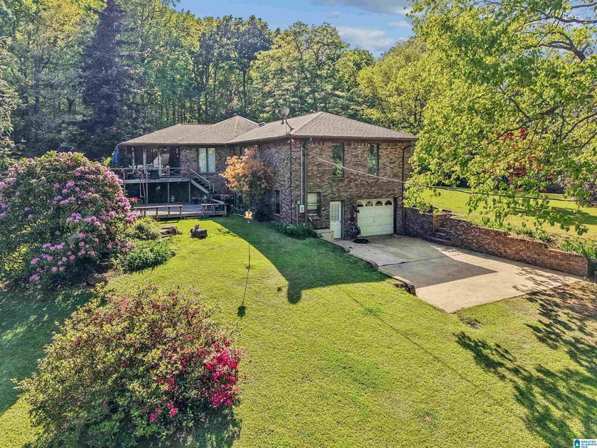 This estate truly embodies the essence of Alabama. Spanning over - photo 17