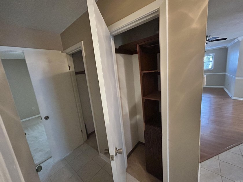 Great little 2 bedroom with over 1100 SF of space and a large - photo 17