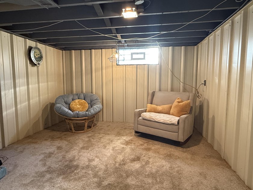 Welcome to this charming 3-bedroom Cape Cod in Cudahy! The main - photo 18