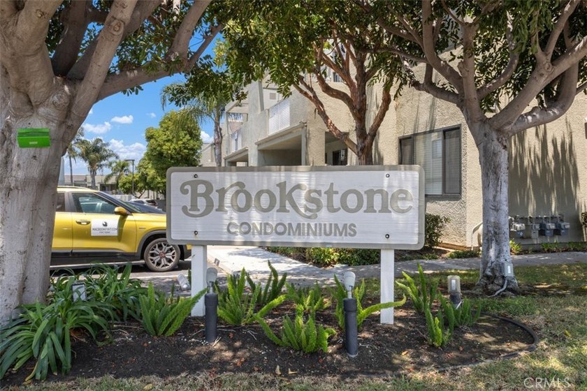 Brookstone two bedroom two full bathrooms condo in Huntington - photo 25