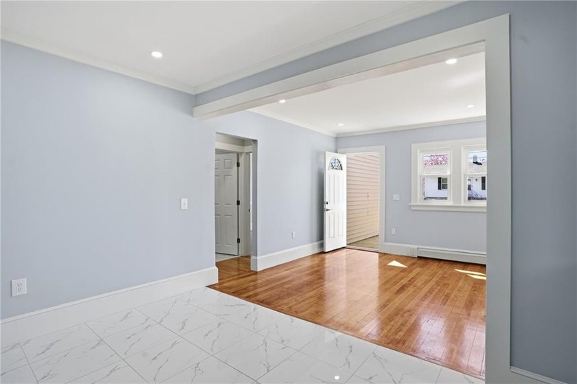 LOCATION! LOCATION! LOCATION!! THIS COMPLETELY UPDATED 3 BED 1.5 - photo 8