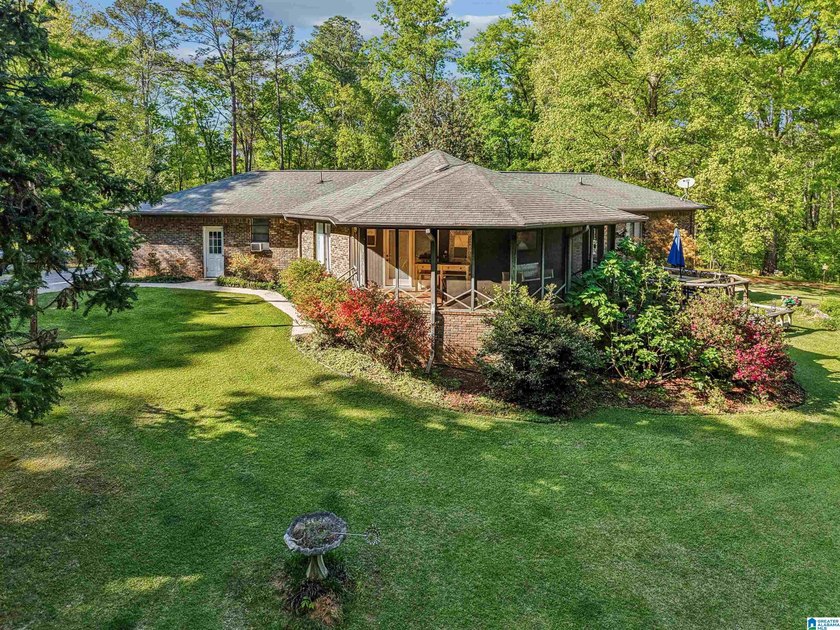 This estate truly embodies the essence of Alabama. Spanning over - photo 46