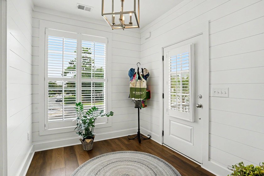 Better-Than-New Custom Home with Extensive Upgrades in the Heart - photo 3