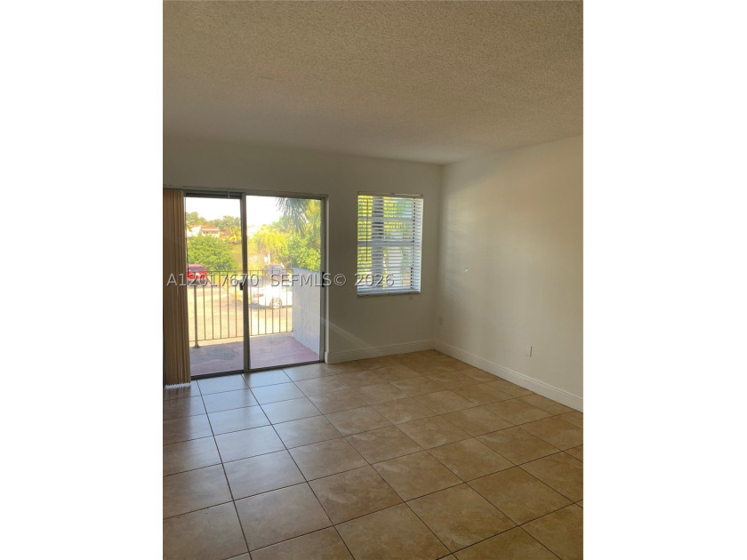 Well Kept and spacious 2 Bed 2 Ba unit on 2nd floor in gated - photo 9