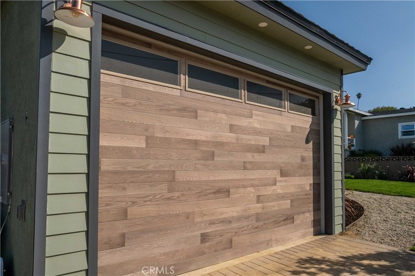 Welcome to your future home at 25710 Crest Rd, a true *Honey - photo 11