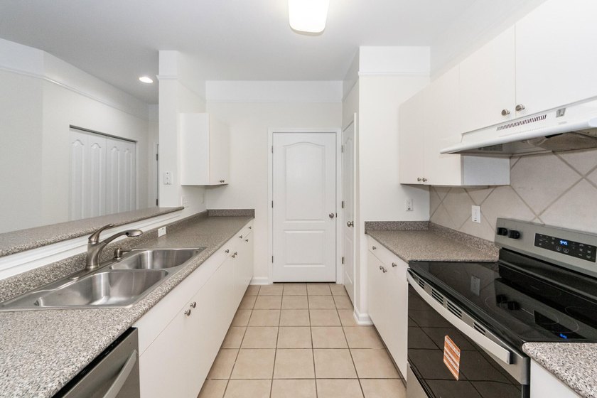 Immaculate first-floor 1BR/1BA condo in the gated community of - photo 7