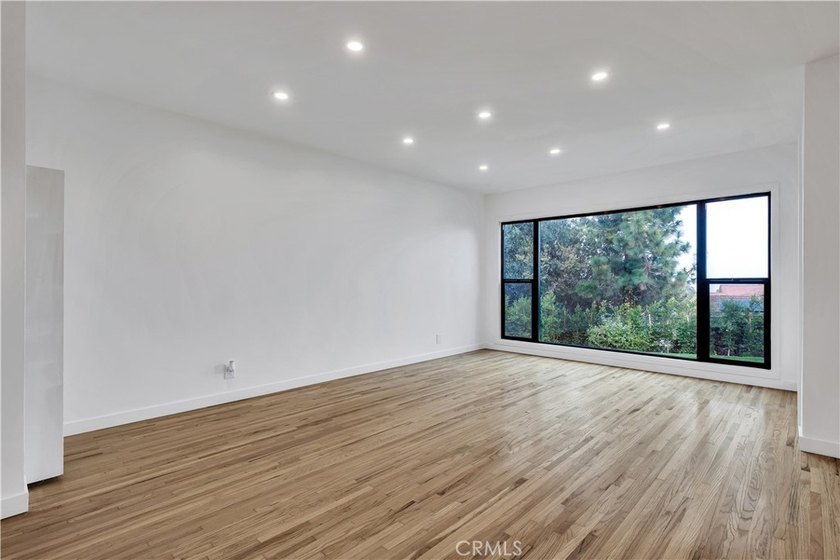 Welcome to your future home at 25710 Crest Rd, a true *Honey - photo 21