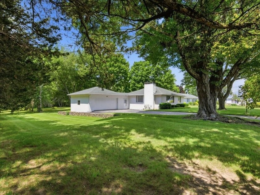 This one-owner home offers 2 bedrooms, 1 bathroom, and endless - photo 2
