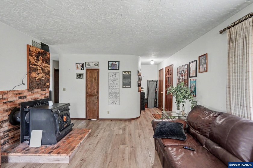Perched above the Willamette River in Canby, this rare 7.46-acre - photo 11