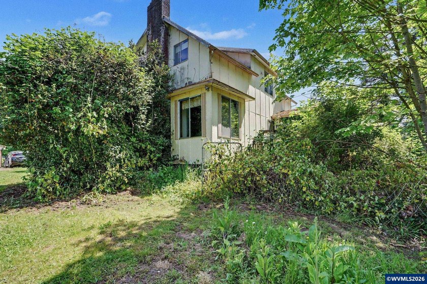 Perched above the Willamette River in Canby, this rare 7.46-acre - photo 25