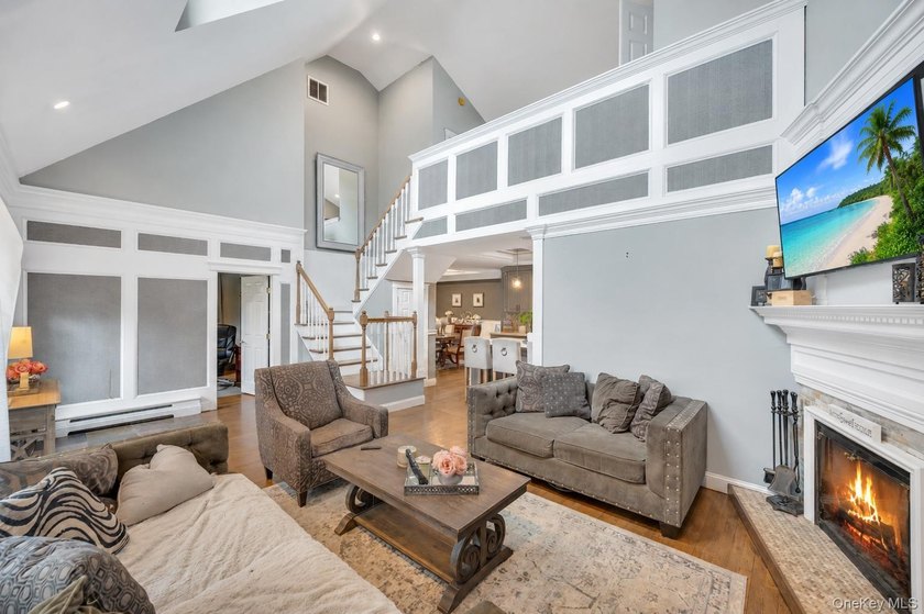 Custom-built and thoughtfully designed, this exceptional home - photo 7
