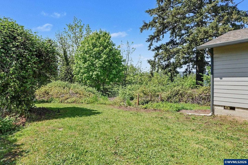 Perched above the Willamette River in Canby, this rare 7.46-acre - photo 27