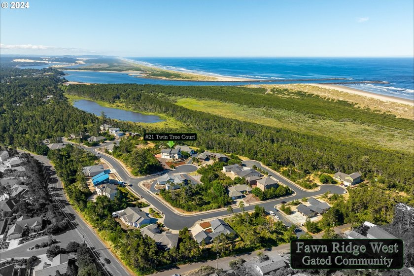 Stunning 2 story luxury home with incredible views of the ocean - photo 3