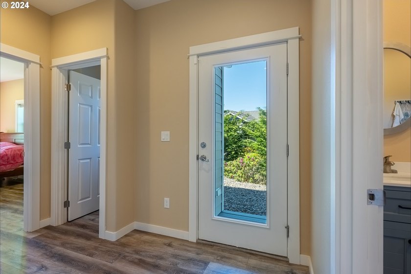 Stunning 2 story luxury home with incredible views of the ocean - photo 9