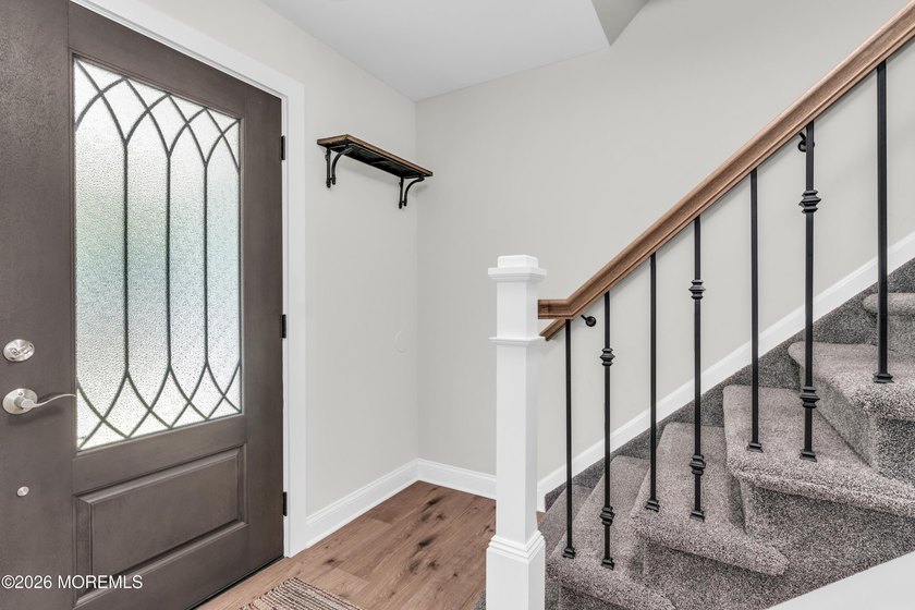 Welcome to this beautifully maintained 3-bedroom, 2.5-bath - photo 3
