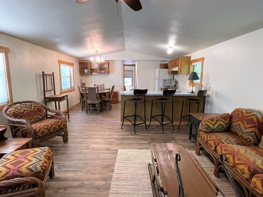 Newly remodeled and move-in ready, this inviting 3-bedroom - photo 6