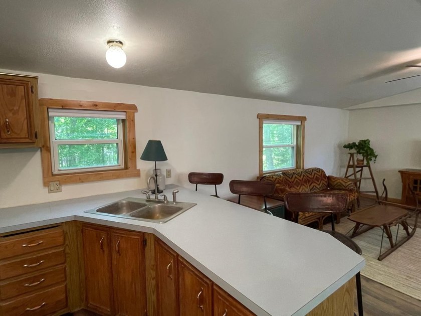 Newly remodeled and move-in ready, this inviting 3-bedroom - photo 10