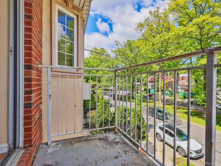 3 Family building for sale in prime Jamaica Estates with 2 - photo 15