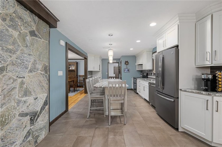 Exceptional value for this legal 2-unit compound on 7.84 private - photo 9