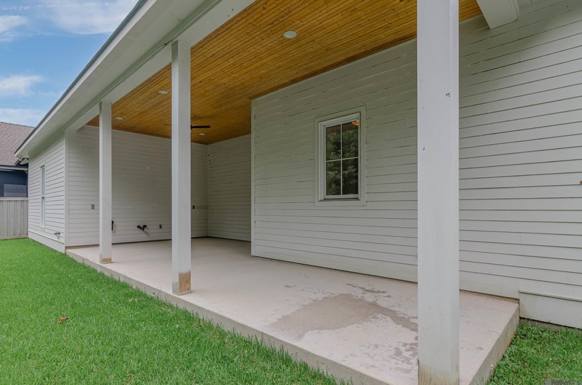 Picture brick sidewalks, front porch swings, and neighbors who - photo 30