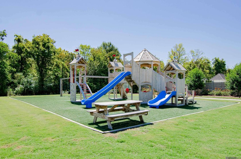 Picture brick sidewalks, front porch swings, and neighbors who - photo 32