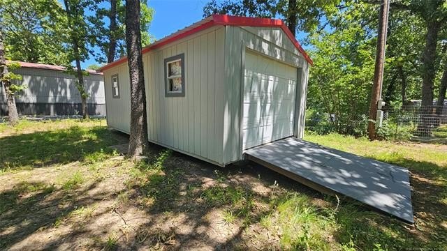This well-maintained, turn-key 1996 mobile home features 3 - photo 10