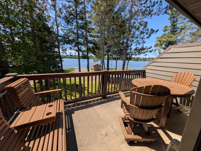 Stunning 3-Bedroom Condo with Breathtaking Lake Views of the - photo 3