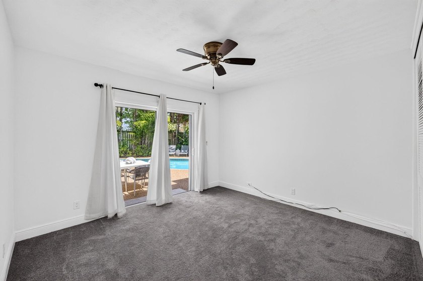 Beautifully updated Florida Ranch home overlooking Cliff Lake - photo 37