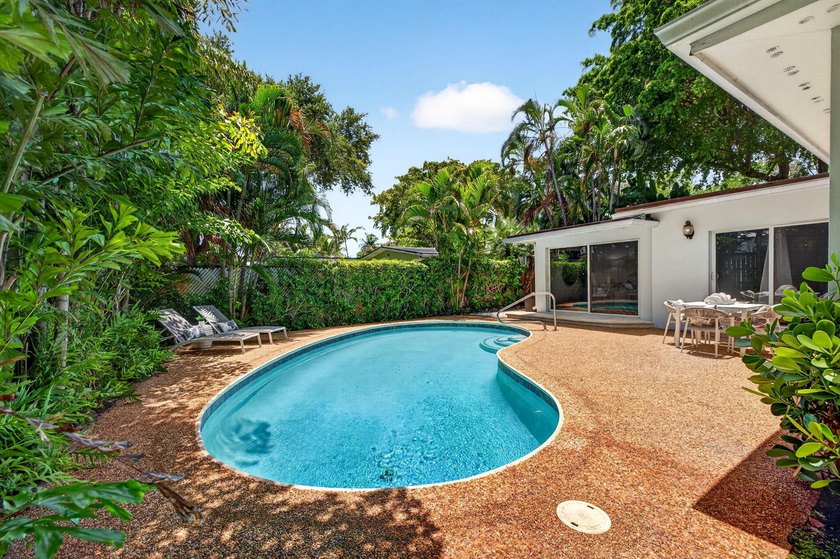 Beautifully updated Florida Ranch home overlooking Cliff Lake - photo 43