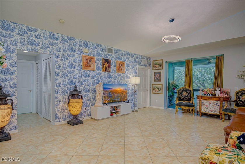 Check out this 2-bedroom, 2-bathroom condo in a Key West style - photo 3