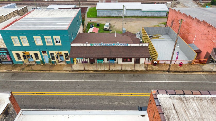 The CrossEyed Catfish on historic Main Street in Hardy is now - photo 13