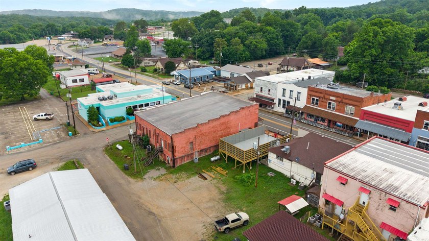 The CrossEyed Catfish on historic Main Street in Hardy is now - photo 16