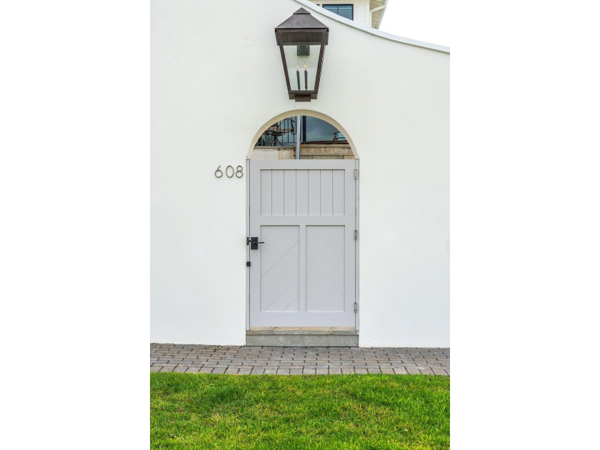 This home inspired by the Dutch West Indies is one of the most - photo 8