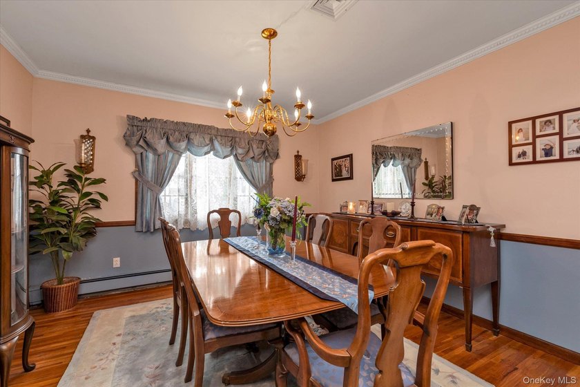 Lovely Expanded &amp; Renovated Detached Home on a Corner Property - photo 4