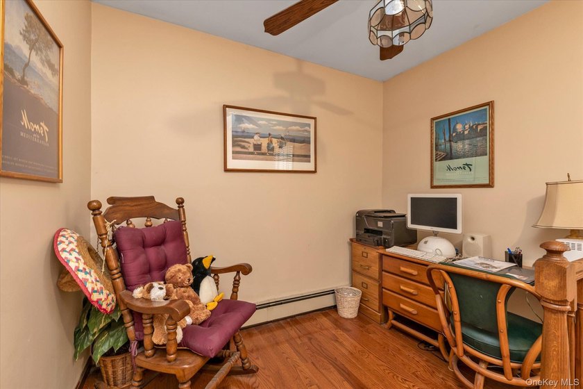 Lovely Expanded &amp; Renovated Detached Home on a Corner Property - photo 9