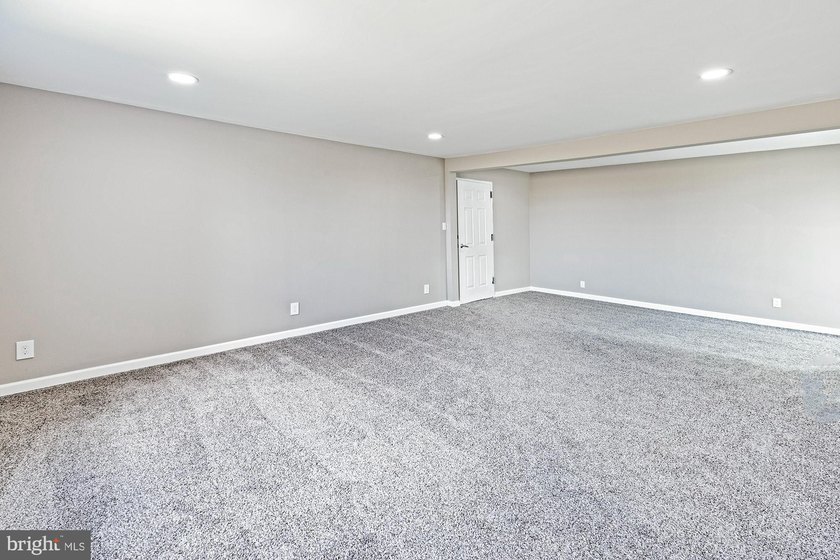 Looking for more home for your money? This beautifully renovated - photo 9