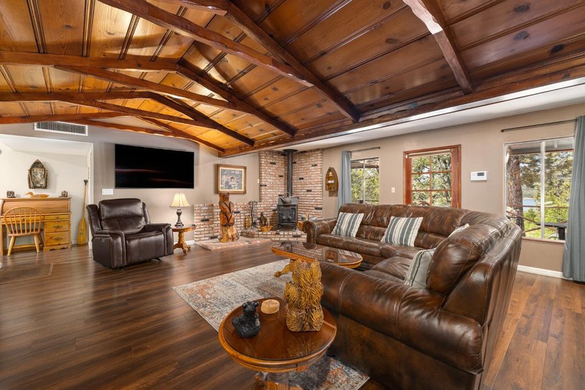 Opportunity awaits! This classic Bass Lake cabin offers the - photo 18