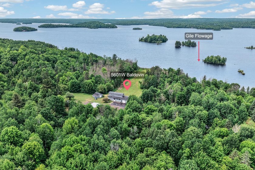 Escape to the Northwoods and discover a rare waterfront retreat - photo 4