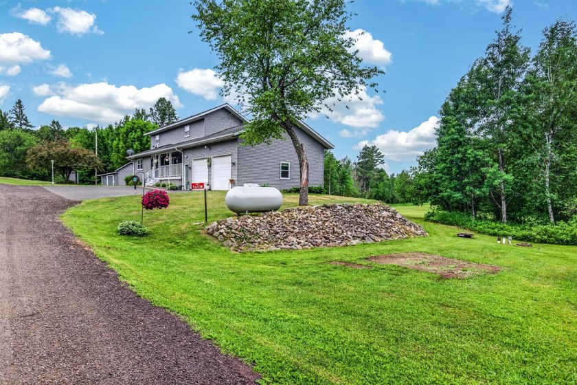 Escape to the Northwoods and discover a rare waterfront retreat - photo 6