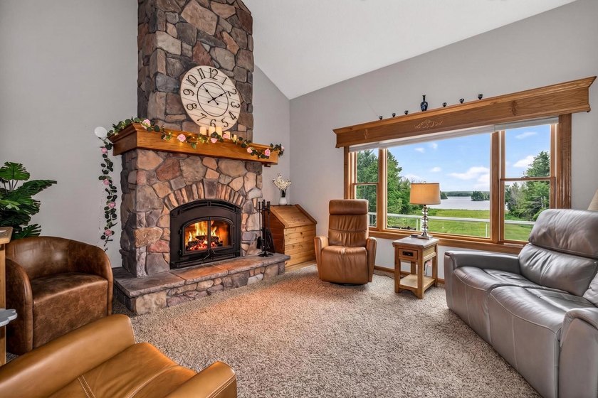 Escape to the Northwoods and discover a rare waterfront retreat - photo 8
