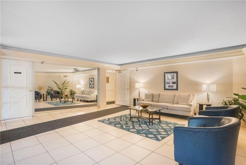 Empty Nesters or 1st time buyers! 2 bedroom, 2 bathroom one - photo 8