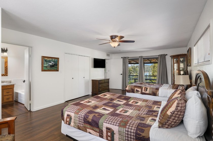 Opportunity awaits! This classic Bass Lake cabin offers the - photo 37