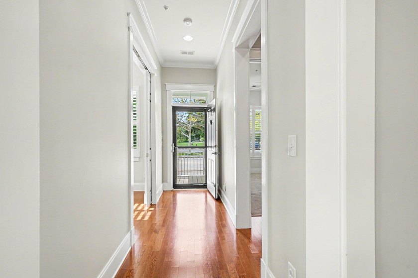 Welcome to this beautifully maintained 3+ bedrooms plus den, 2 - photo 8