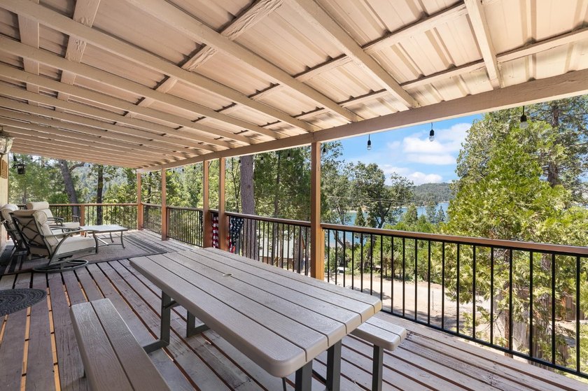 Opportunity awaits! This classic Bass Lake cabin offers the - photo 46