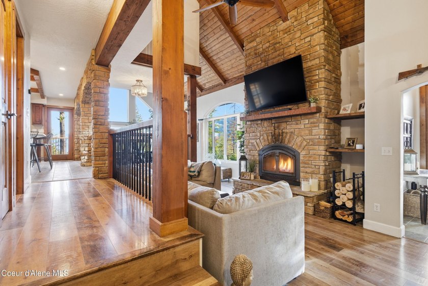 Welcome to your mountain escape in scenic Sagle, Idaho! This - photo 30